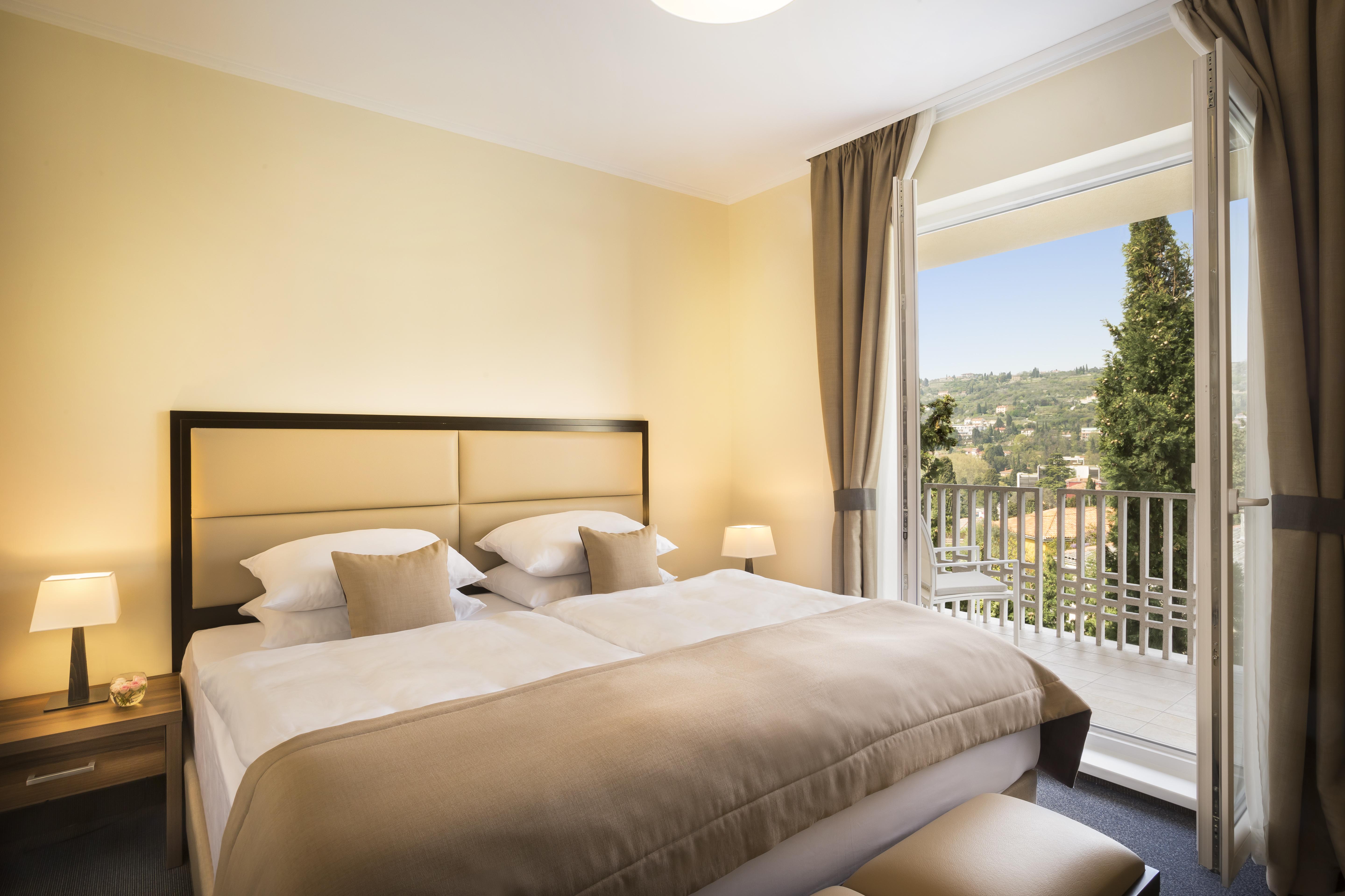 Remisens Hotel Metropol Portoroz Exterior photo A bedroom at the hotel