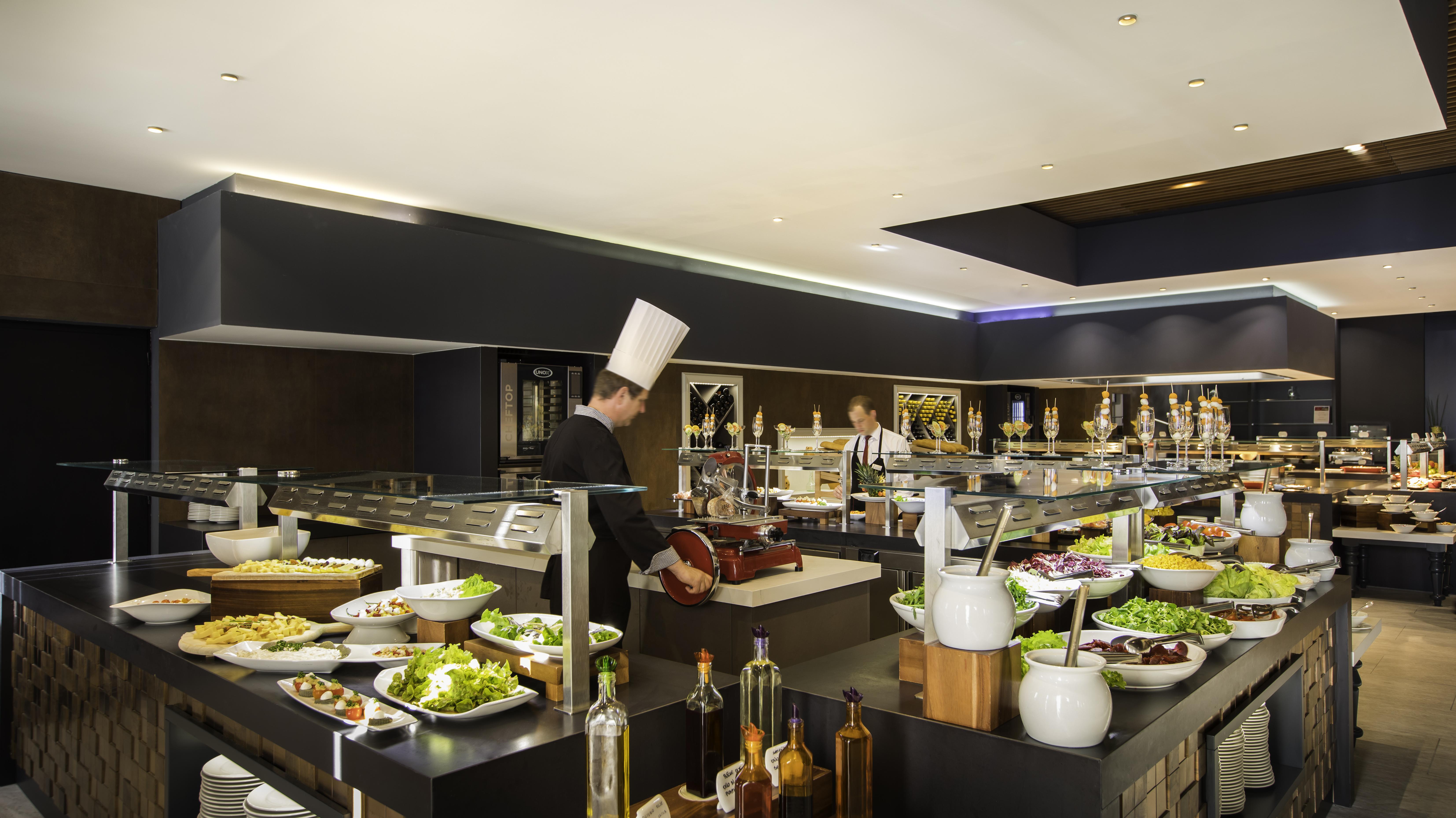 Remisens Hotel Metropol Portoroz Exterior photo A buffet at a hotel